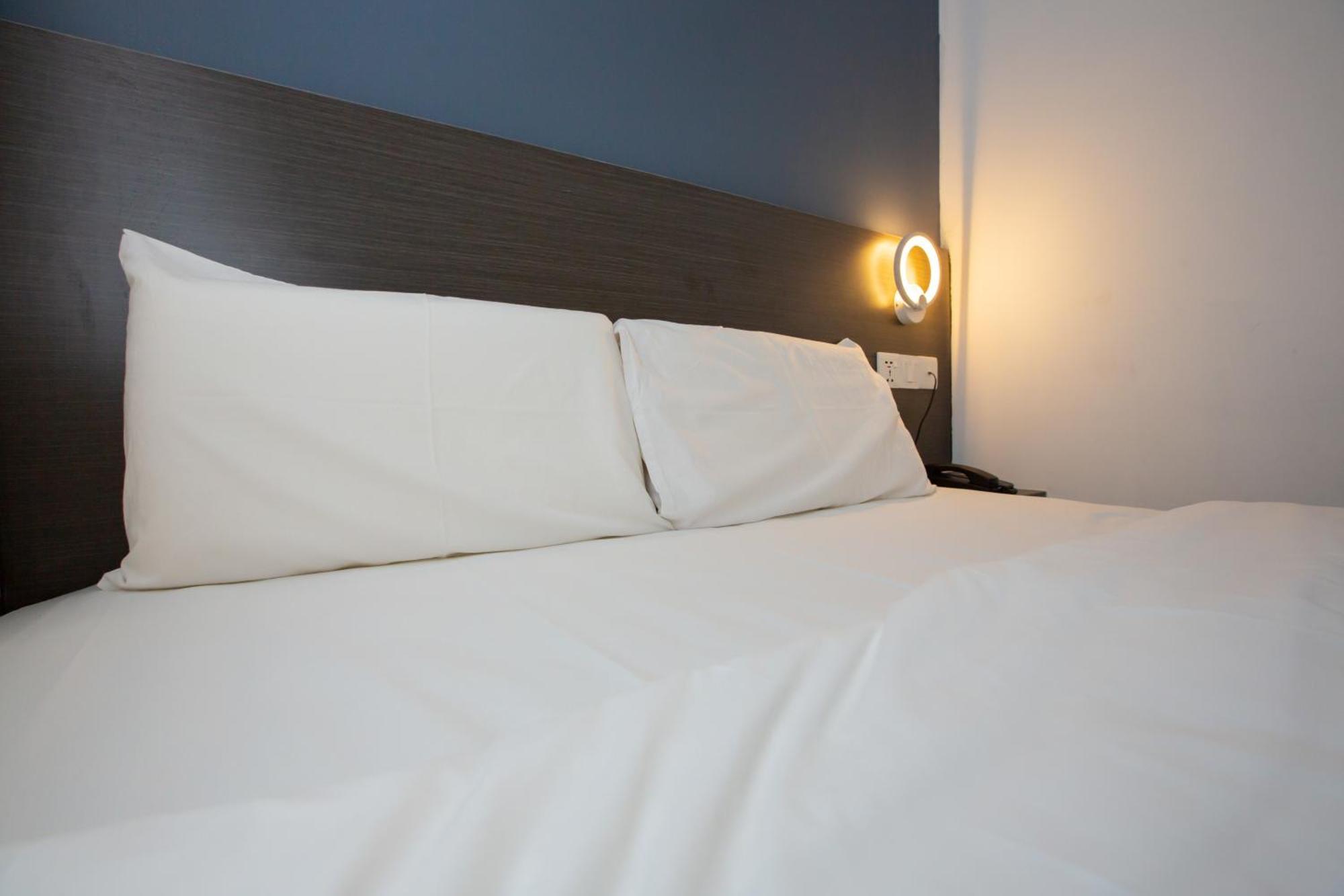 1 Hotel Signature Порт-Диксон Экстерьер фото