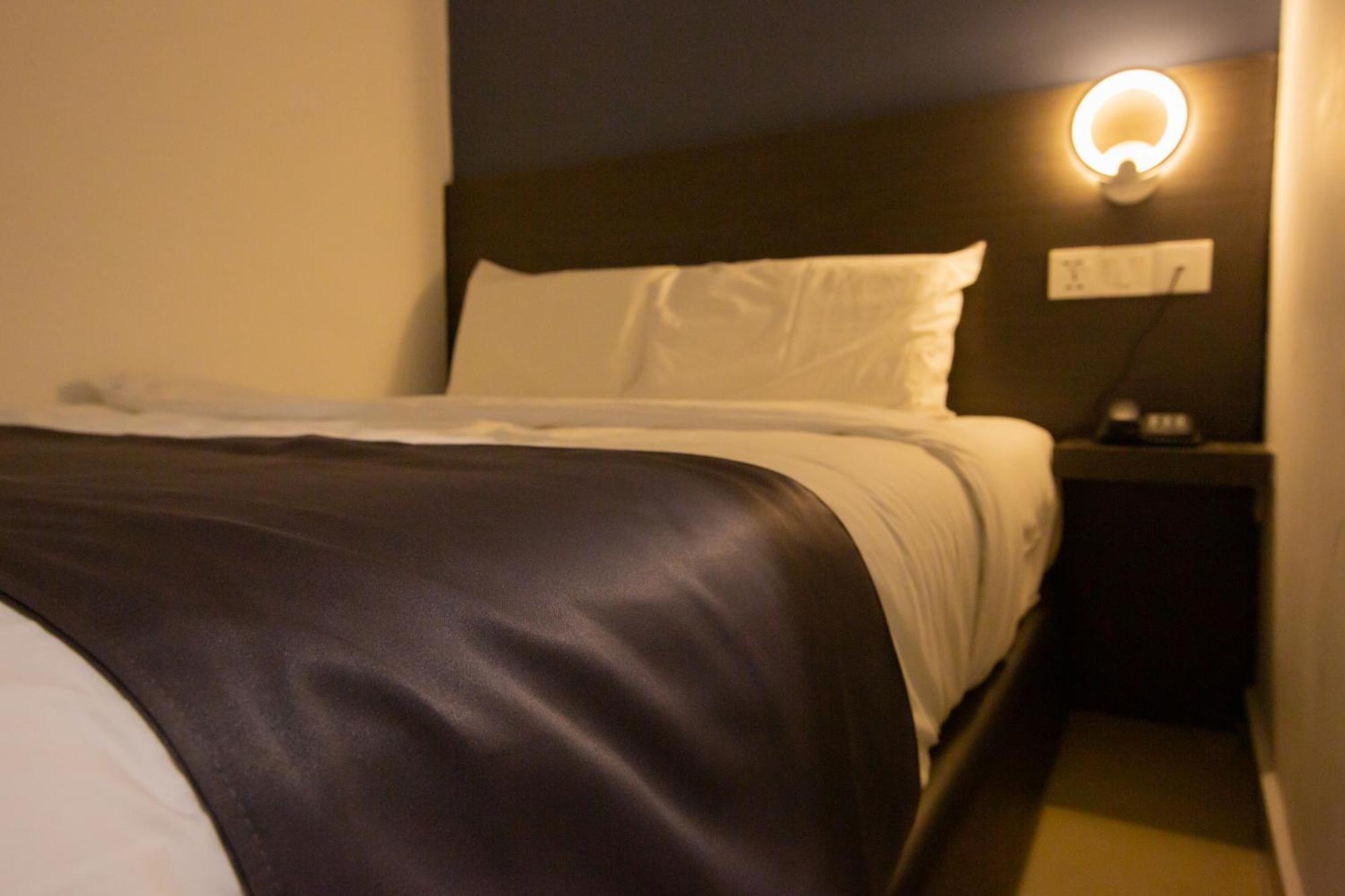 1 Hotel Signature Порт-Диксон Экстерьер фото