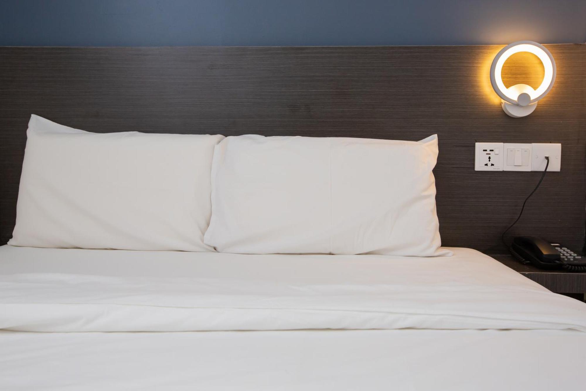 1 Hotel Signature Порт-Диксон Экстерьер фото