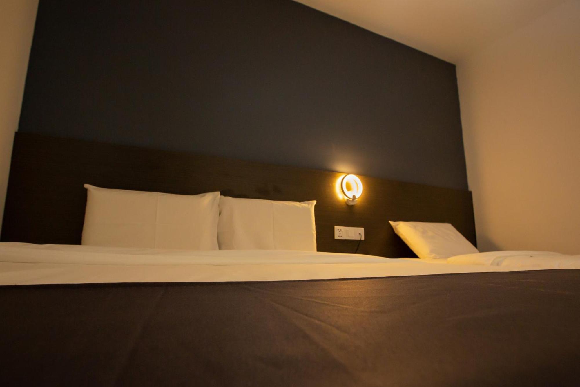 1 Hotel Signature Порт-Диксон Экстерьер фото