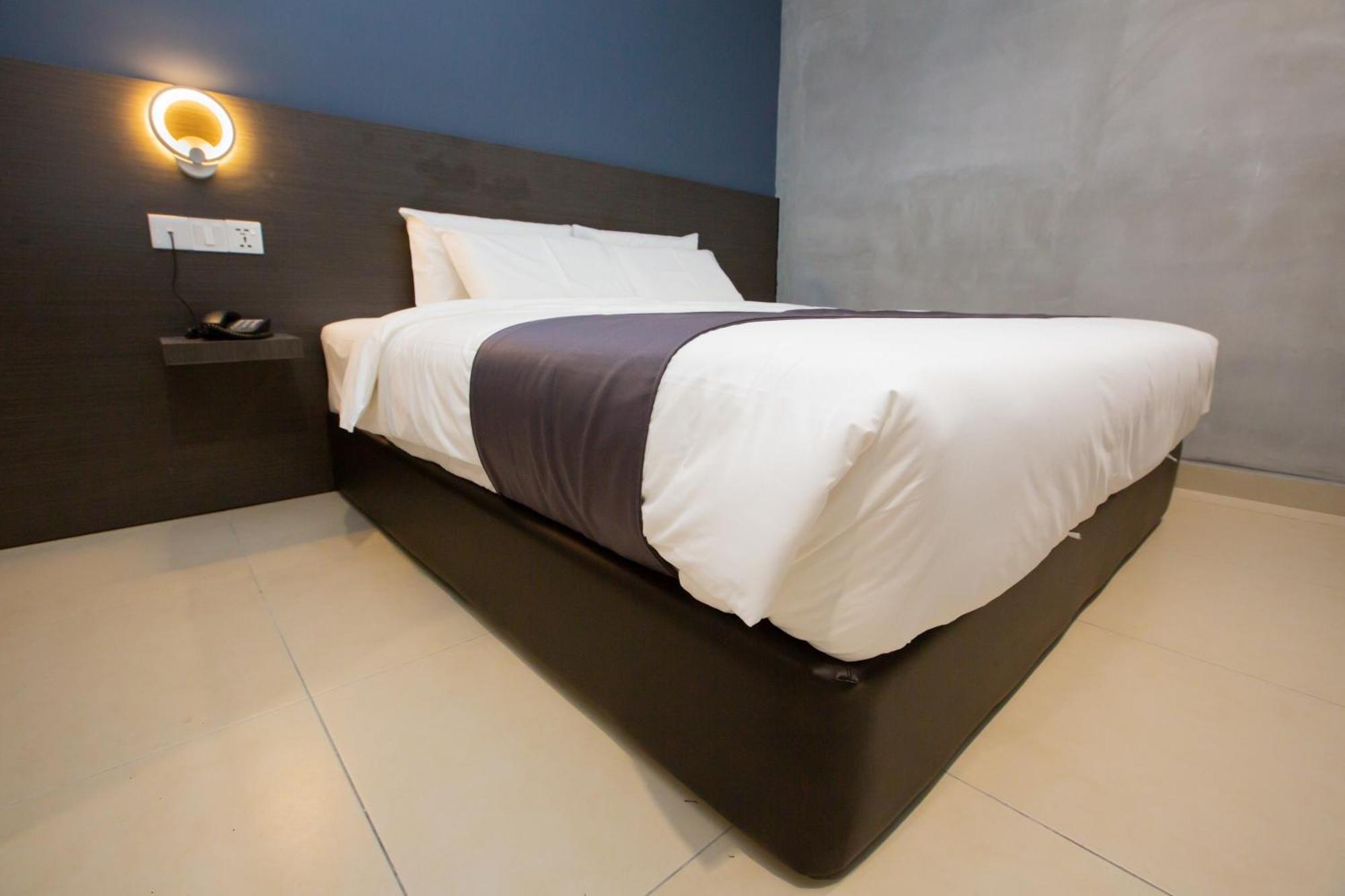 1 Hotel Signature Порт-Диксон Экстерьер фото